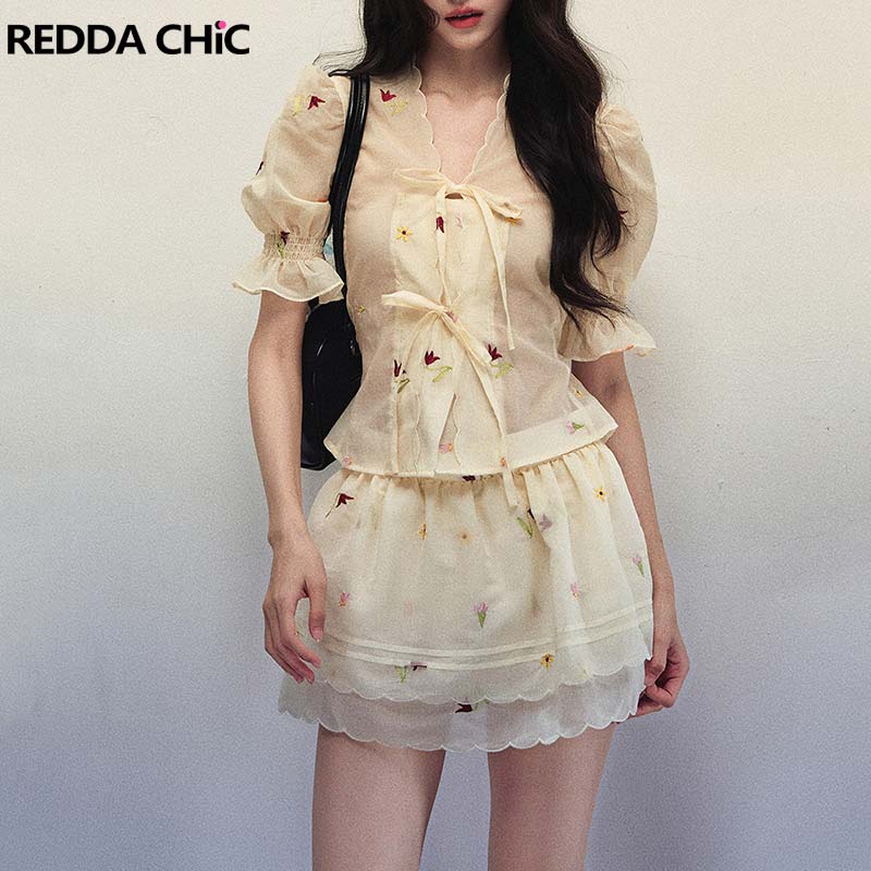 Puff Sleeve Blouse - REDDACHiC 플로럴 자수 쉬폰 상의 스커트