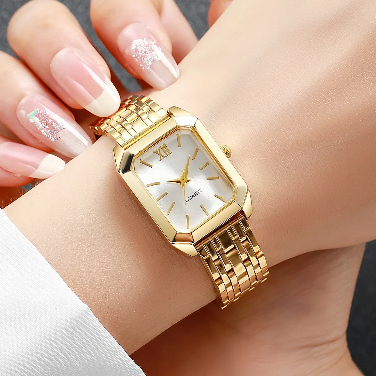 깜짝 선물 상자, 여성용 시계, 랜덤 고급 사각 쿼츠  - Women'S Fashion Quartz Watch 리뷰 및 가격
