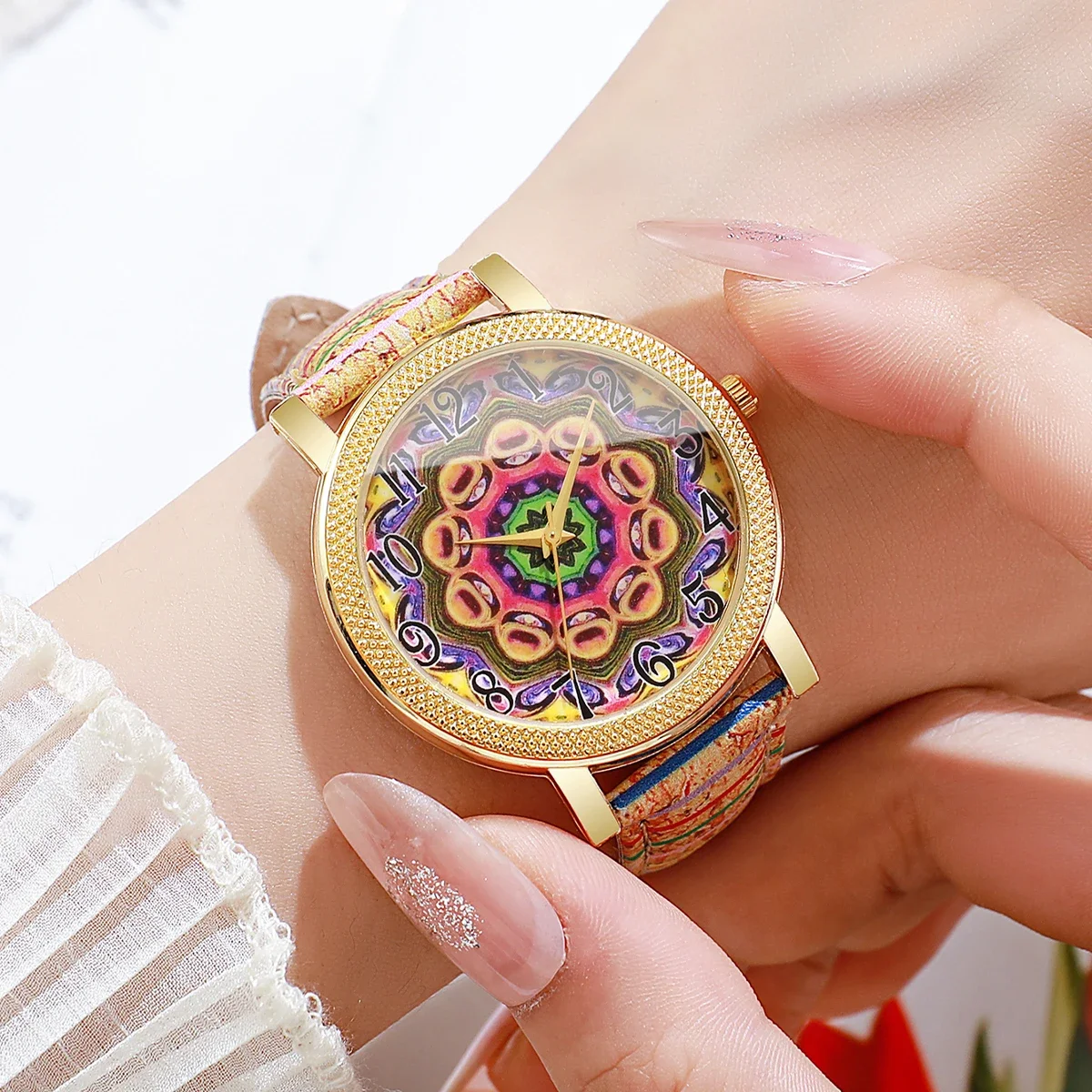깜짝 선물 상자에 담긴 보헤미안 스타일 여성용 시계,  - Women'S Fashion Quartz Watch 리뷰 및 가격